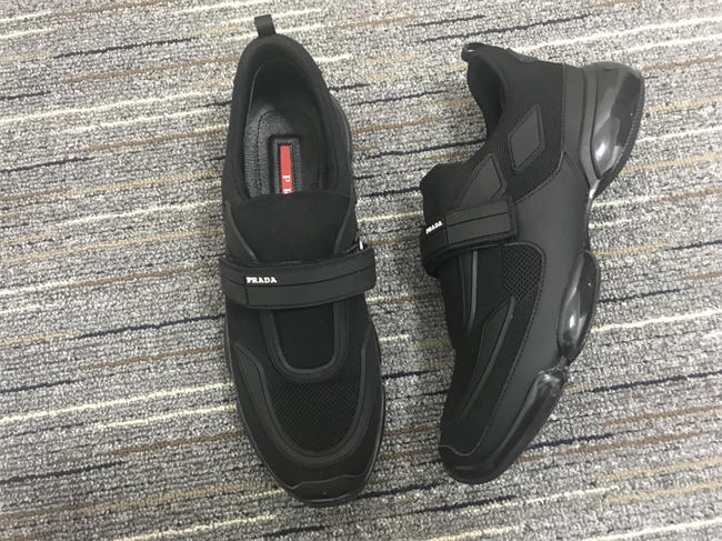 Prada Sneaker 35