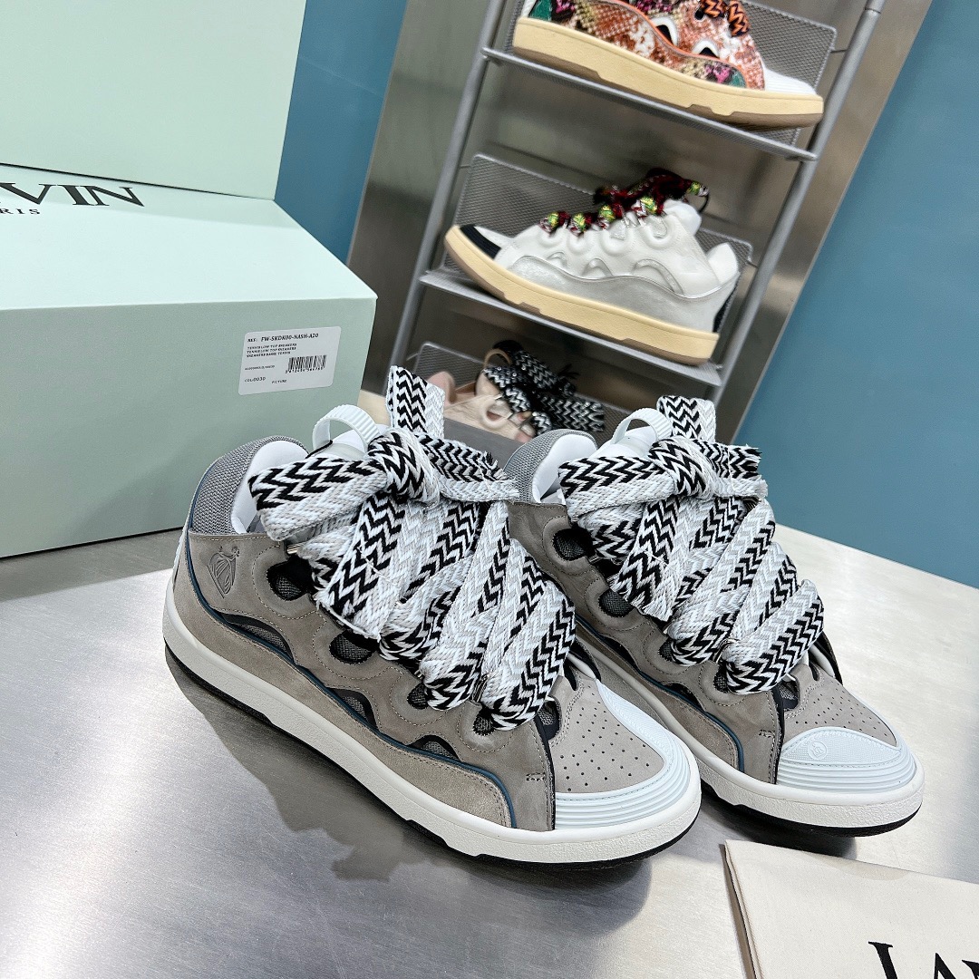 Lanvon Curb Sneaker 22
