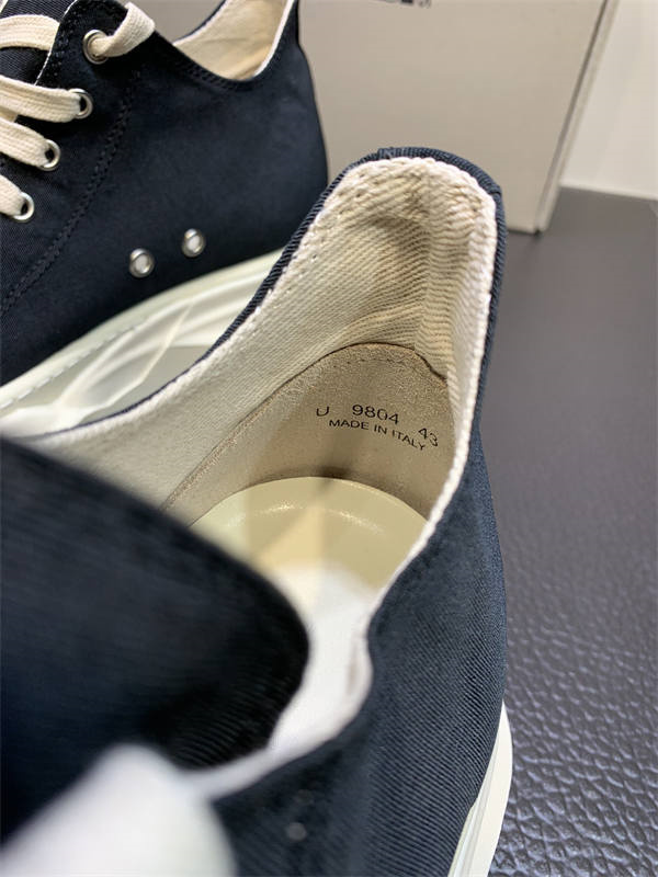 RI*K OWENS SNEAKERS