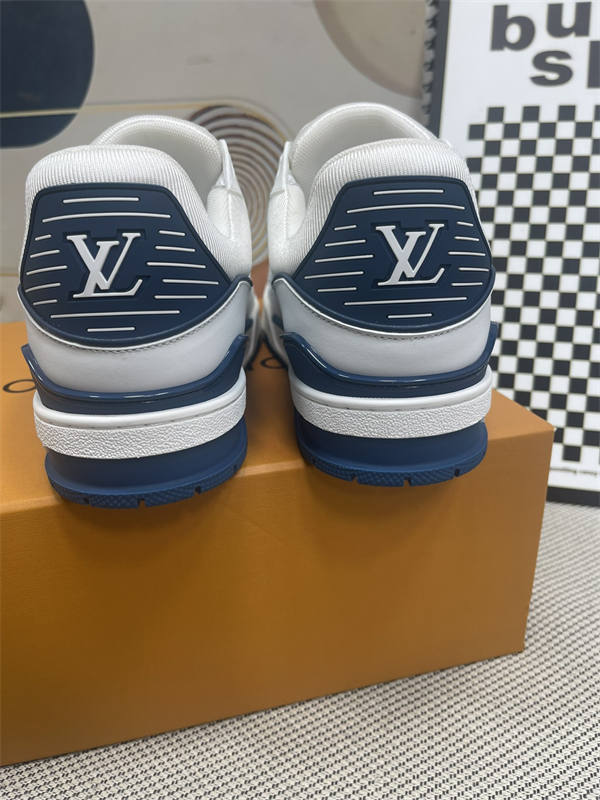 LV052