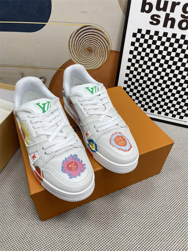 LV054