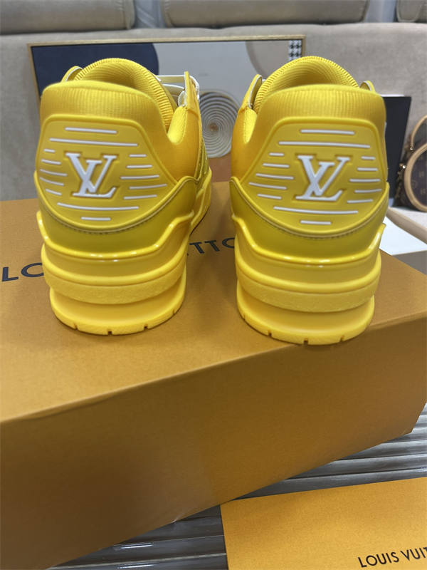 LV074