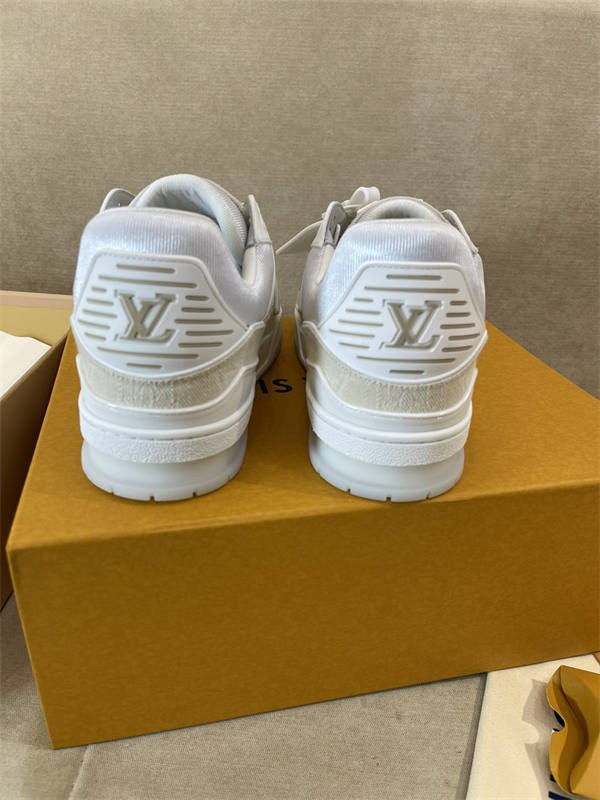 LV122