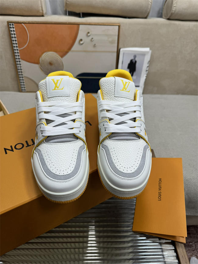 Lv Trainer Sneaker 21
