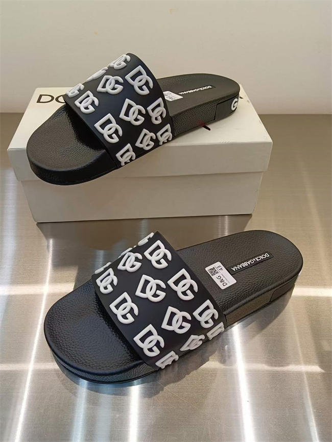 DG slipper 17