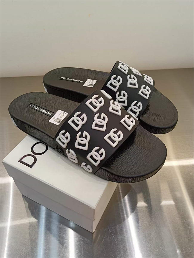 DG slipper 17