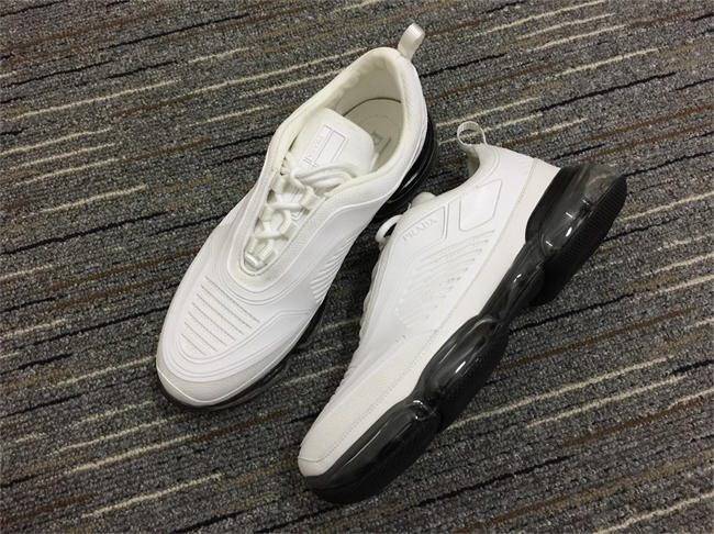 Prada Sneaker 37