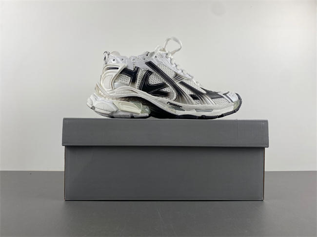 Balenciaga 772774 WRUNG 9010