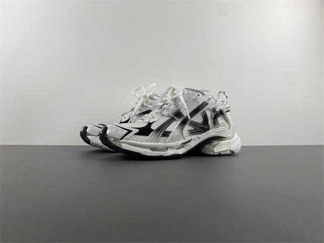 Balenciaga 772774 WRUNG 9010