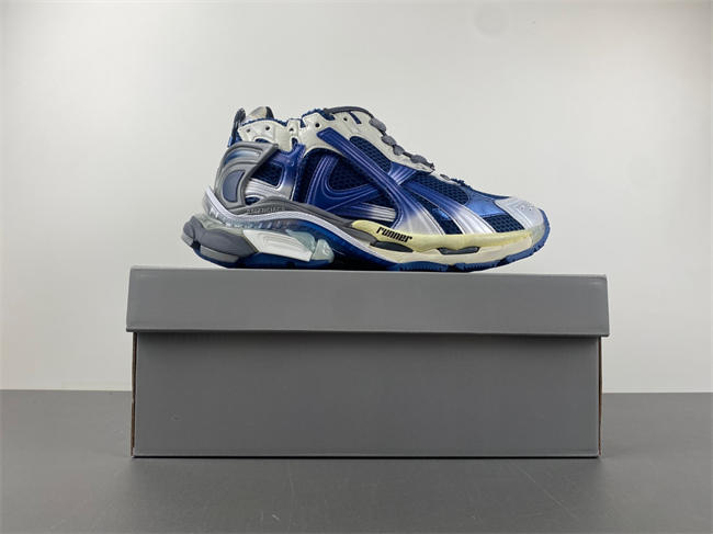 Balenciaga 772774 WRUNG 2410
