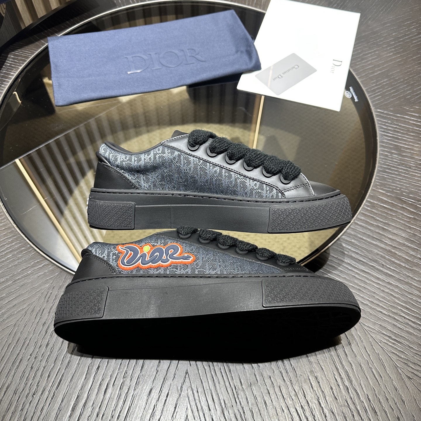 DIOR B33 002
