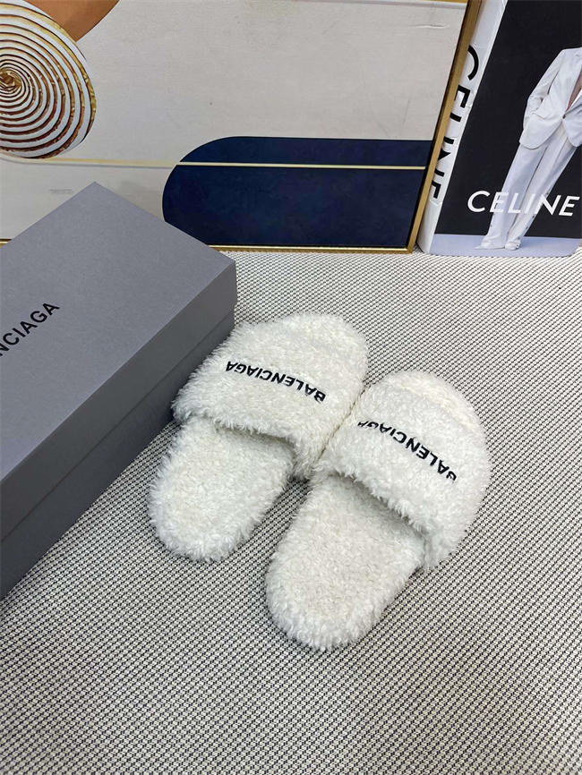 BLCG SLIPPERS