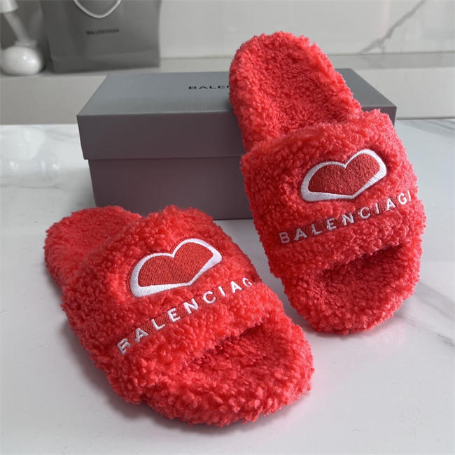 BLCG SLIPPERS