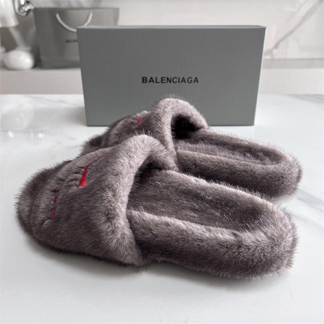 BLCG SLIPPERS