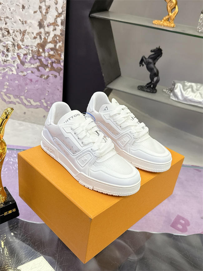 Lv Trainer Sneaker