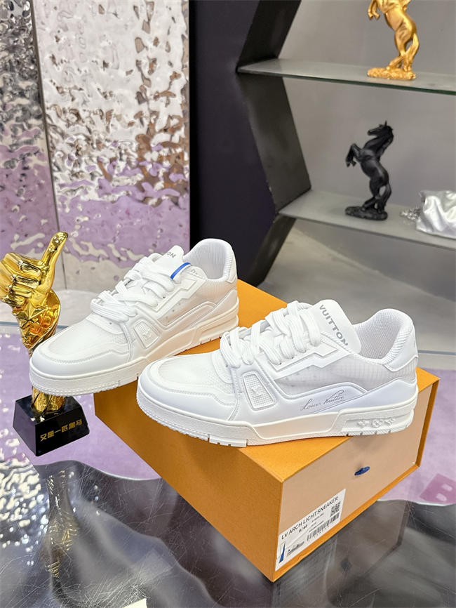 Lv Trainer Sneaker